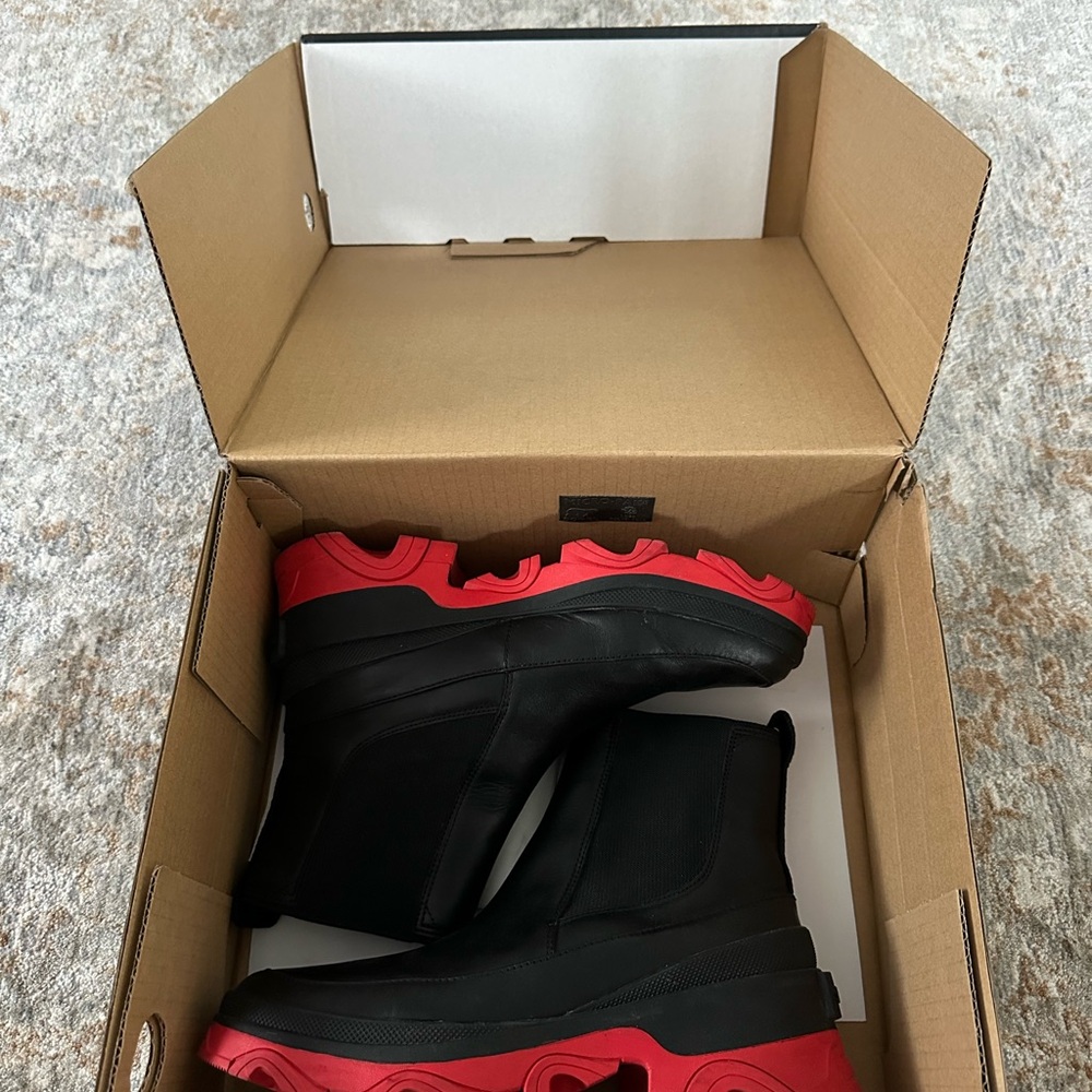 Bred Boot Chelsea Book, size 10